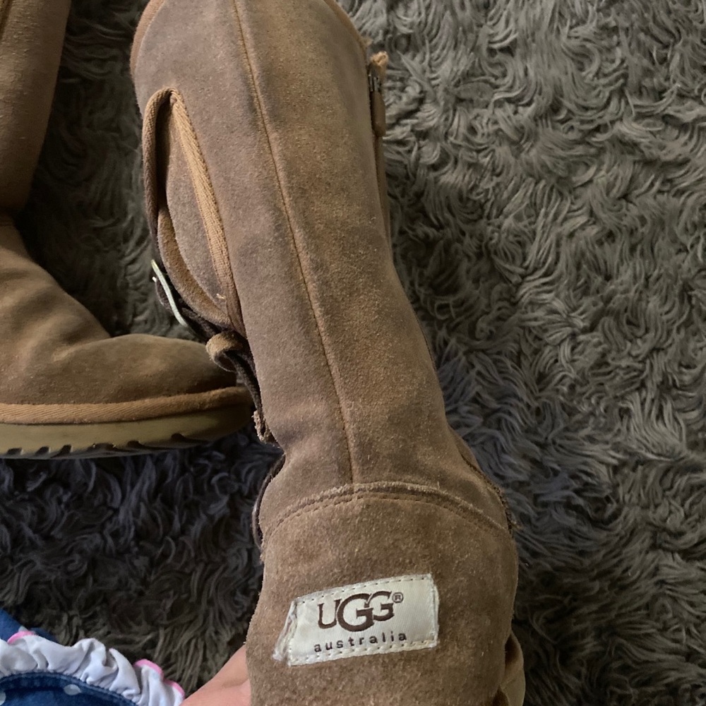Girls Size 1 Tall Ugg Boots - Picture 11 of 11